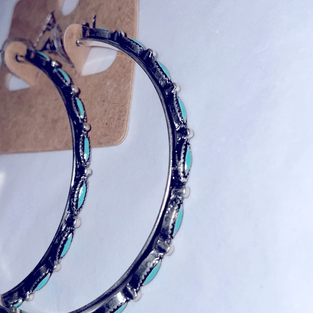 Hoops - Picture 2 of 3
